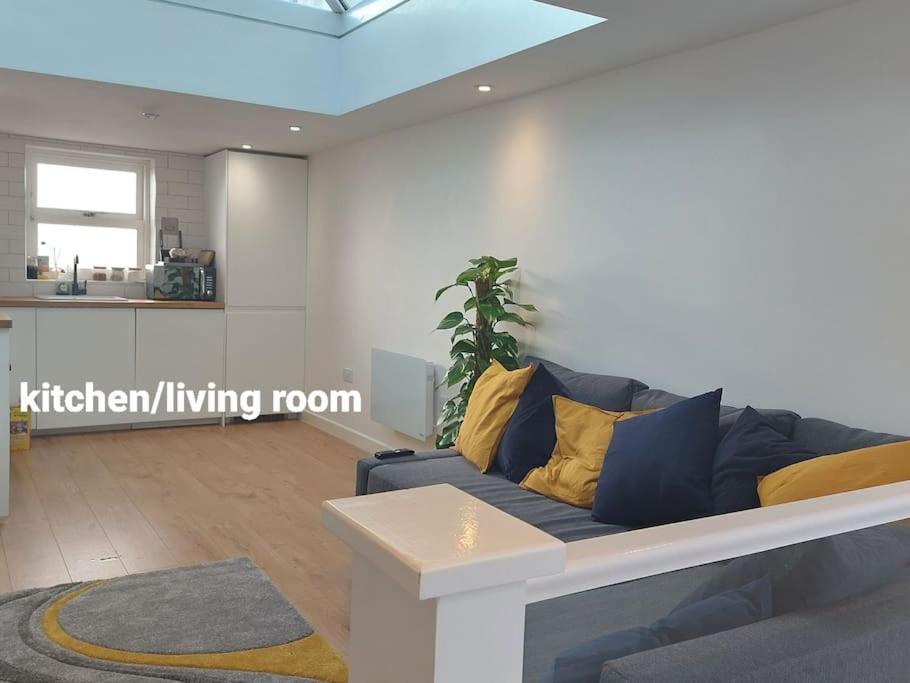1 Bedroom Modern Duplex Southampton Zewnętrze zdjęcie